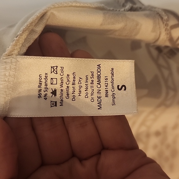 LuLaRoe Christy T NWT S - Picture 3 of 3